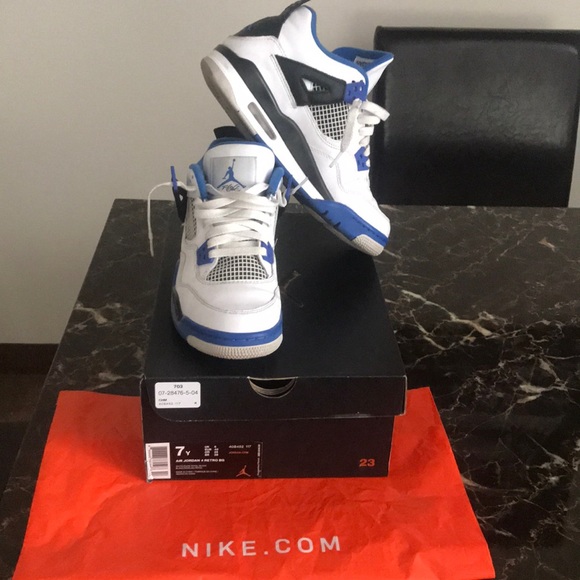 Jordan Other - Men’s Retro Air Jordan 4 Size 7Y Jordan Other - Men’s Retro Air Jordan 4 Size 7Y